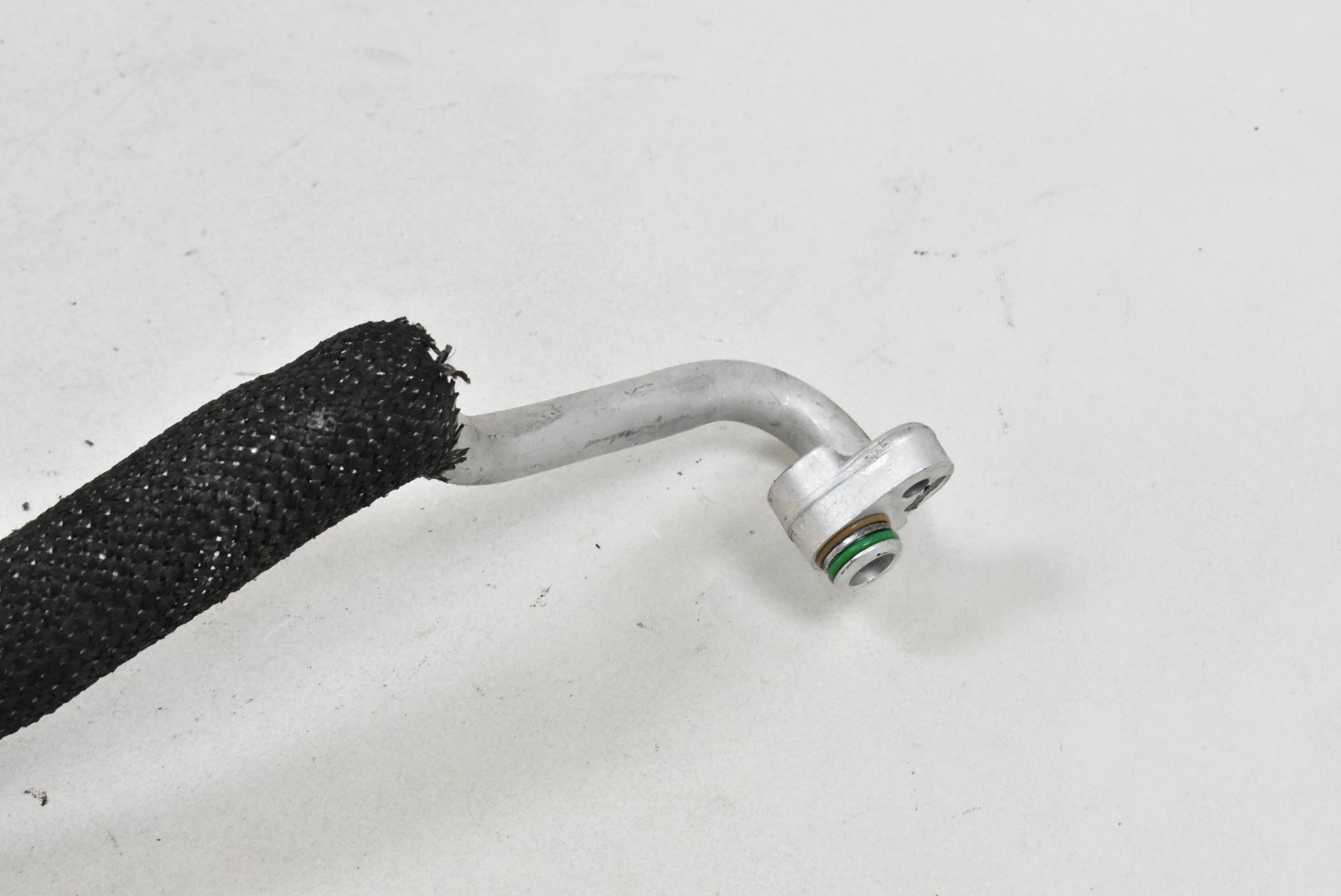 Maserati Quattroporte 2005-2008 Compressor to condenser hose