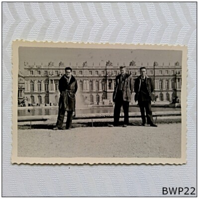 Palace of Versailles France 3 Men 1954 Old B&W Photograph
