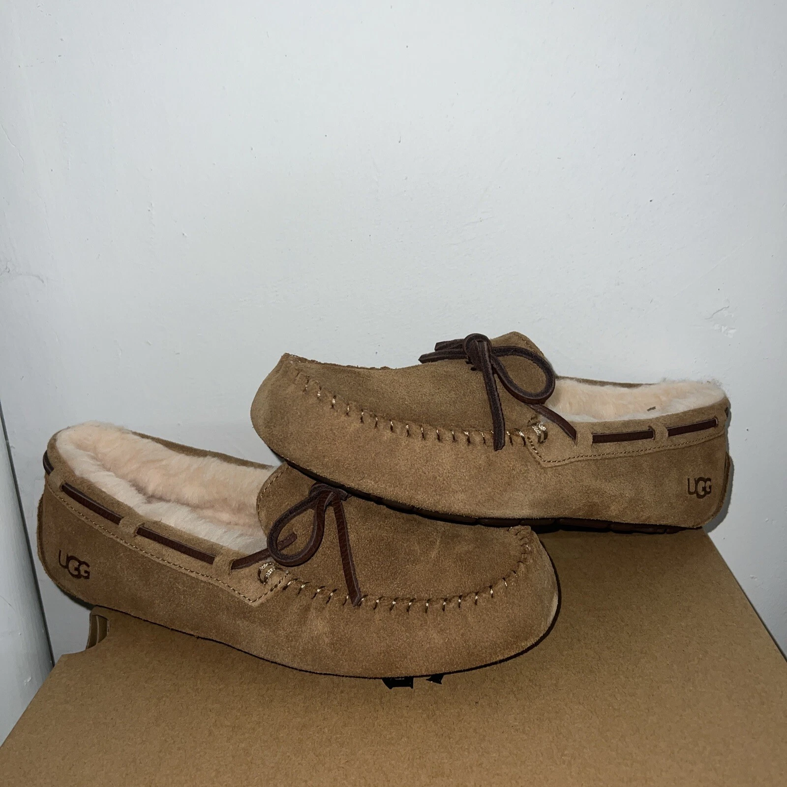 UGG DAKOTA