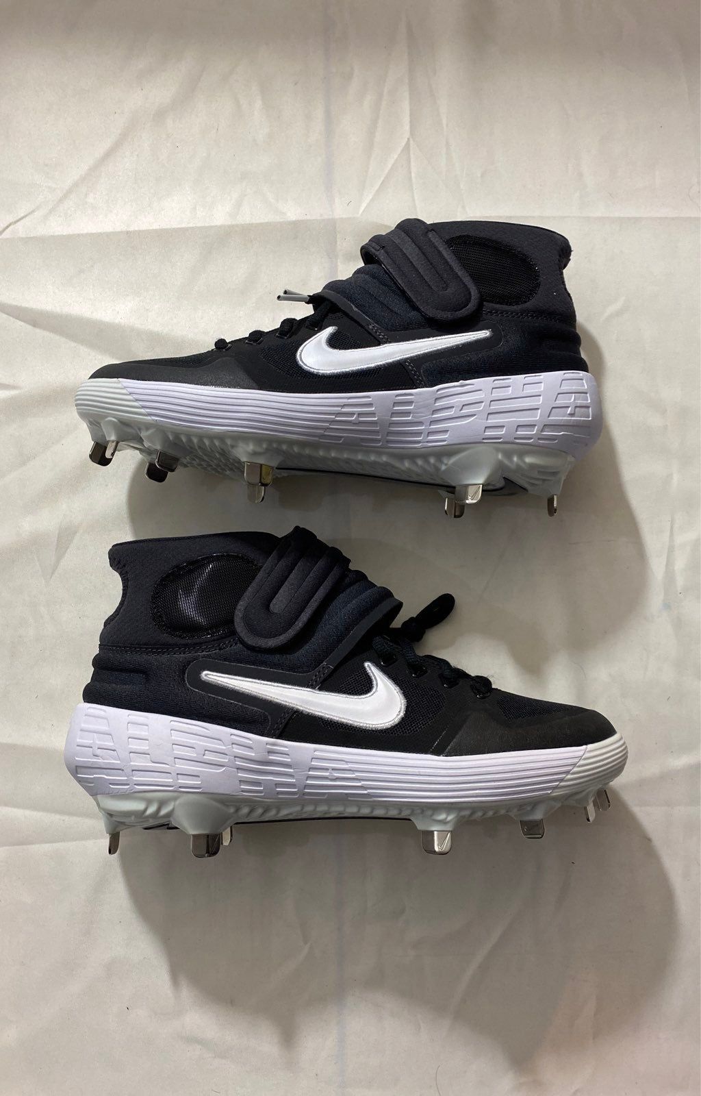New Mens Nike Black/White Baseball Cleats Size 9
