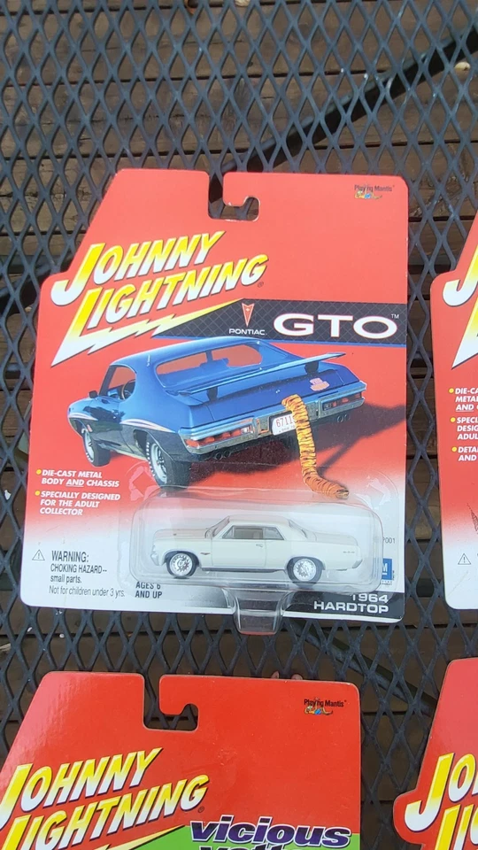 Enorme lote diecast Johnny Lightning 13 piezas en total incluye varios difíciles de encontrar Foto 3 de 4