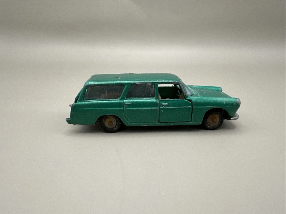 JOUET ANCIEN MAJORETTE PEUGEOT 404 Manque L’antenne.. - Photo 4/4