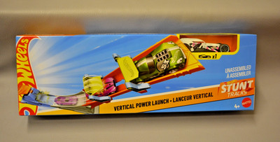 Mattel Hot Wheels Stunt Tracks - Vertical Power Launch mit Auto HFY69