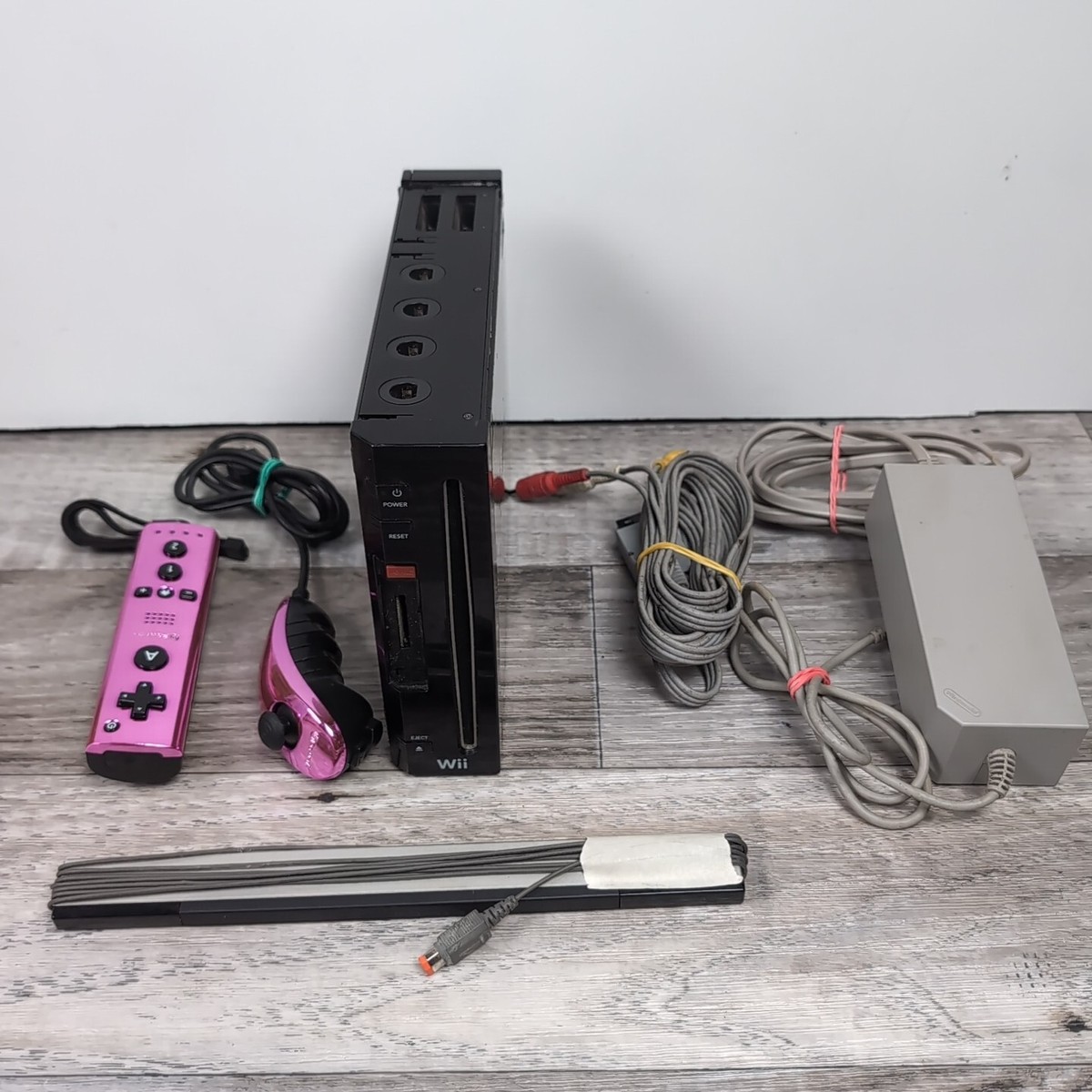 Nintendo Wii RVL-001 — Gamecube Compatible w/ Sensor, Controller