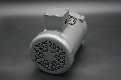 One (1) Baldor VM3545 Electric Motor 34A63-282 3PH 1HP 230/460V 3450rpm 60hz NEW - Picture 3 of 11