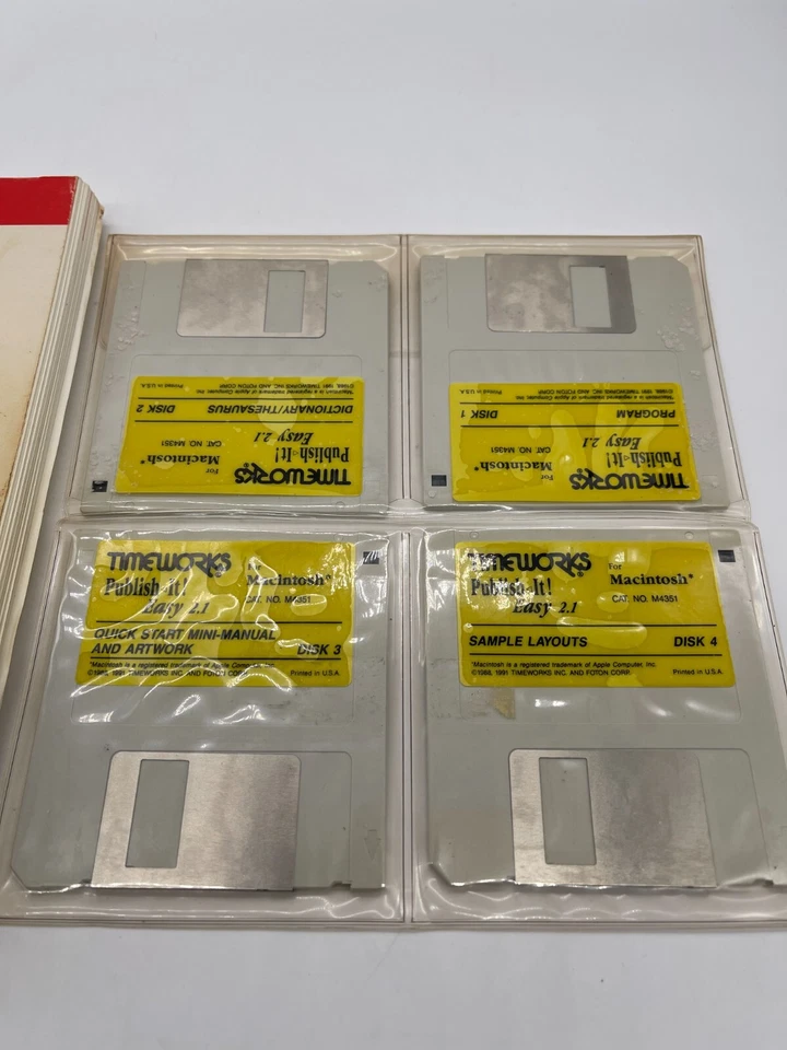 Timeworks Publish It! Easy Version 2.1 Macintosh User Manual + Original Disks - Image 3 of 4
