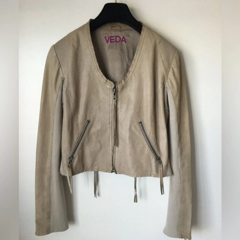 Chaqueta de Cuero Recortada VEDA Neutros Moto Motociclista Detalle $795 Talla S Foto 2 de 4