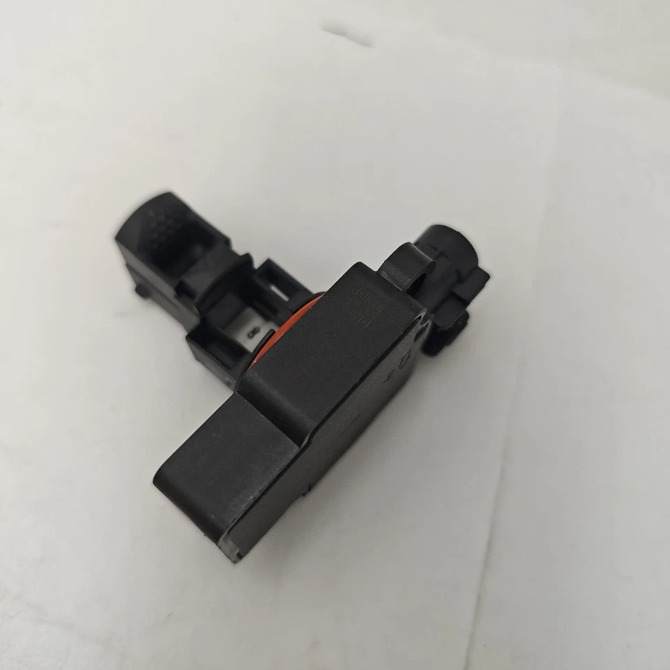 10393948 Medidor de sensor de flujo de aire de masa MAF para Cadillac CTS Chevy GMC 23256991 NUEVO Foto 2 de 4