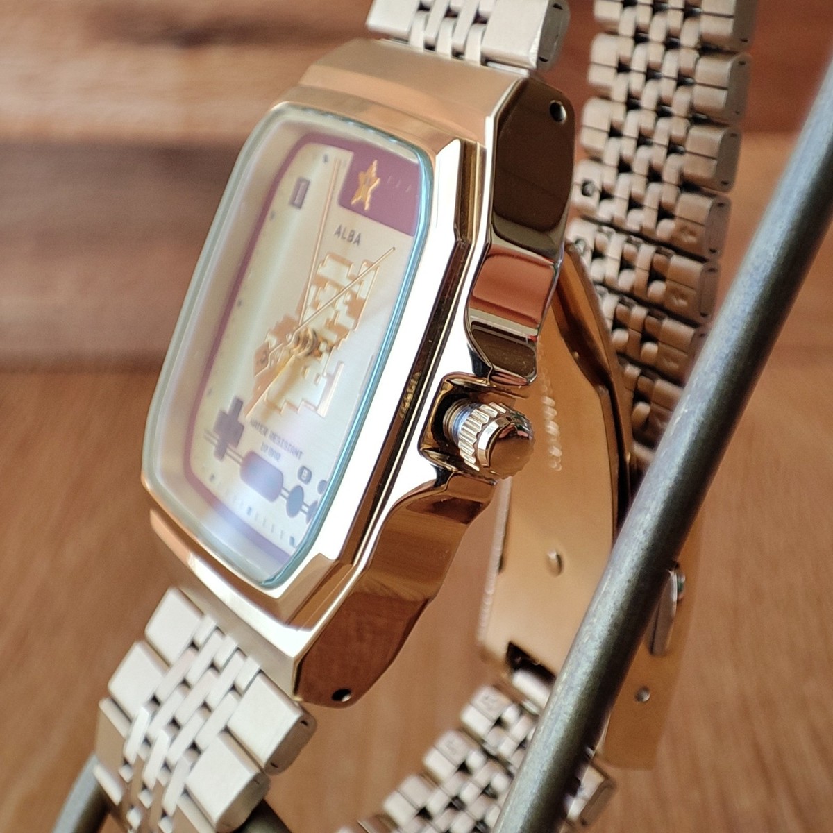 時計 SEIKO ALBA Star Mario Famicom gold watch Super Mario X Alba Gold Watch – Hello Japan