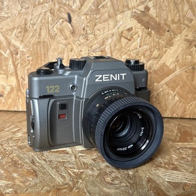 Seltene Zenit 122 analoge Spiegelreflexkamera 35 mm grau 50th Anniversary Zenitar M2 2/50 Objektiv