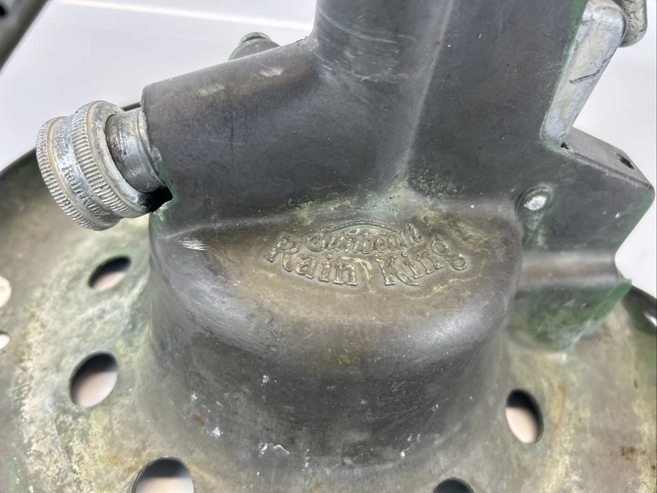 Винтажная 50-дюймовая втягивающая лента для газона Sunbeam Rain King K-20A на запчасти/ремонт - Изображение 3 из 4