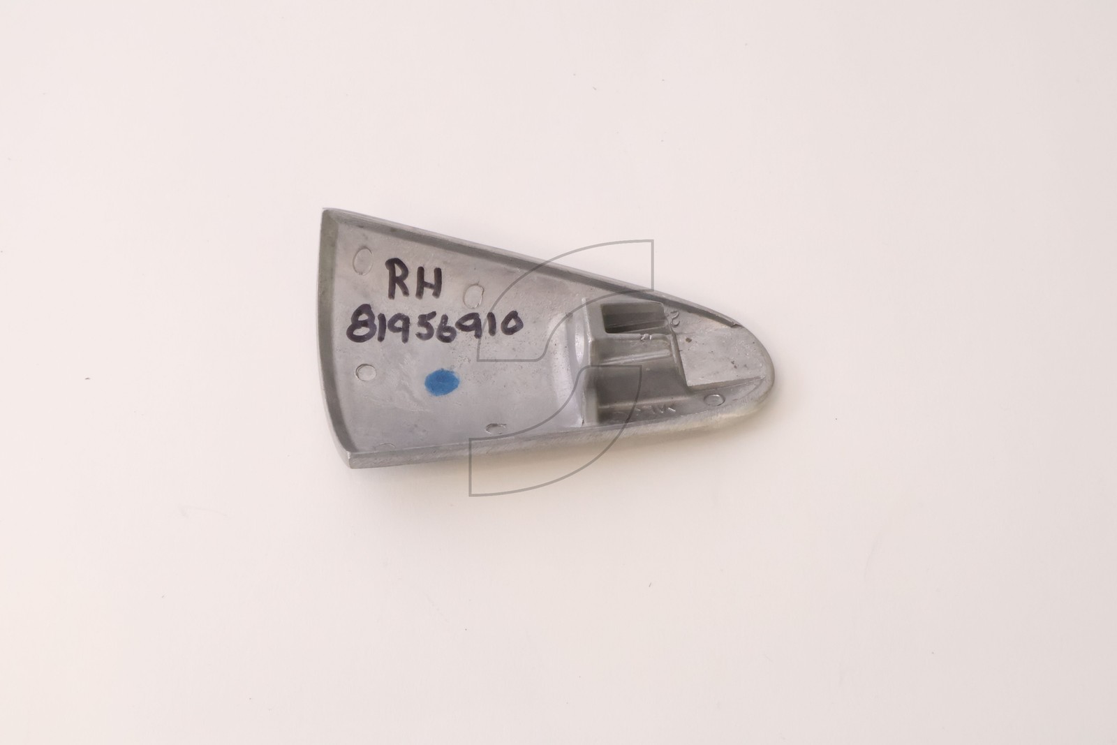 FE-81956810 RH OUTER DOOR HANDLE  Ferrari NEW