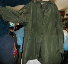 Ladies Torrid Size 5 Puffer Style Winter Coat/jacket With Faux Fur Trim Hood