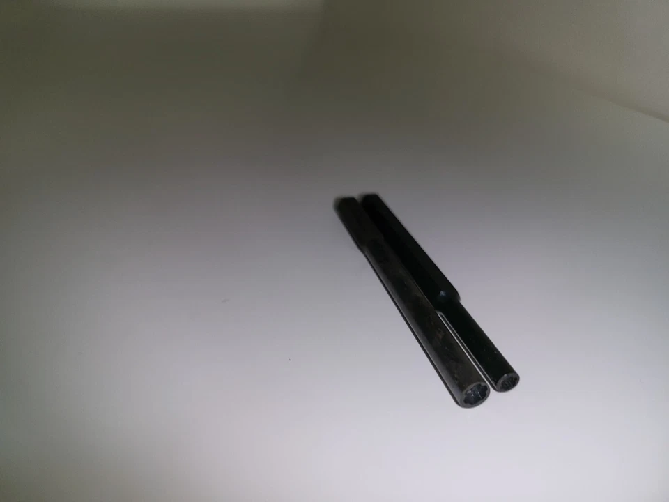 HERRAMIENTAS DE EXTRACCIÓN DE TORNILLOS DE SEGURIDAD NINTENDO SNES N64 Y SEGA GENESIS 4,5 MM Y 3,8 MM Foto 2 de 3