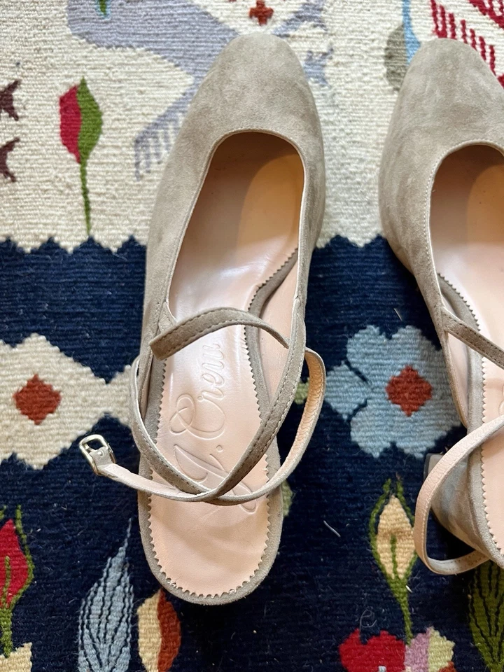 GUC J. Tacones de bloque Crew Millie con correa en el tobillo en gamuza beige tostado hebilla dorada 9,5 Foto 2 de 4