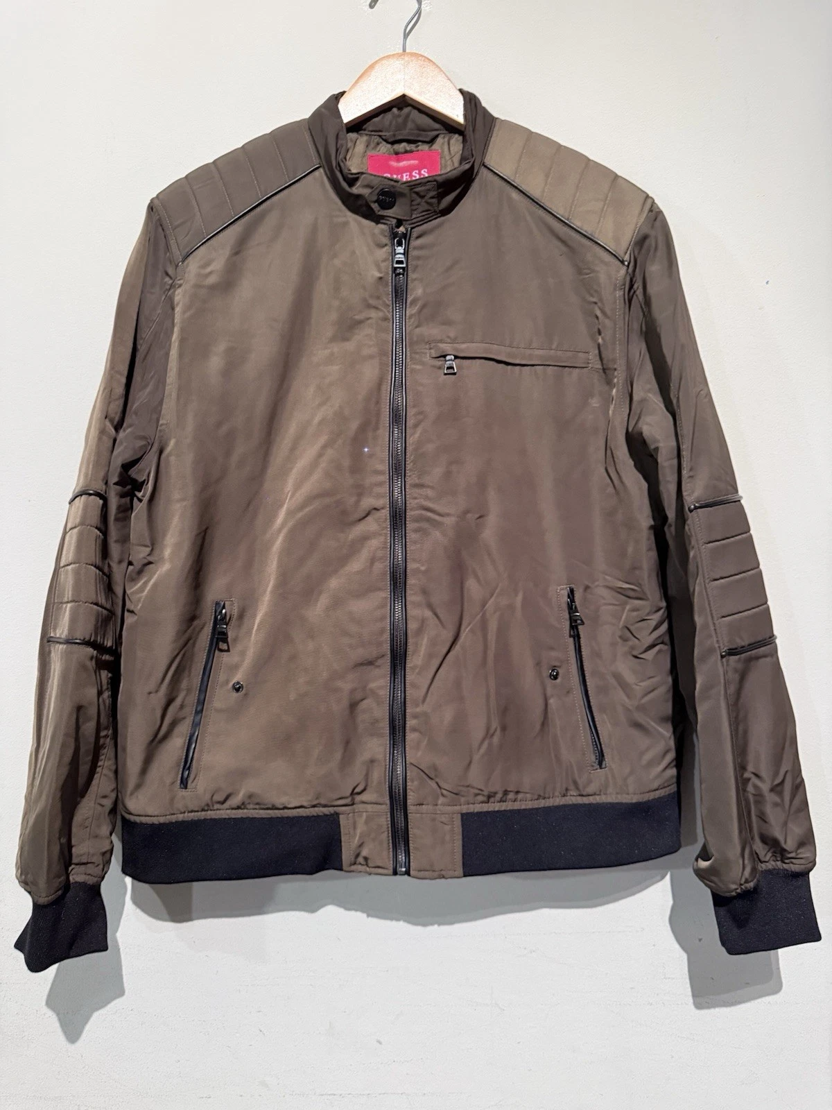 Guess men's jacket L Olive Green Lightweight Warm Winter Fall Pockets Casual