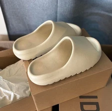 Yeezy Slides Size 11
