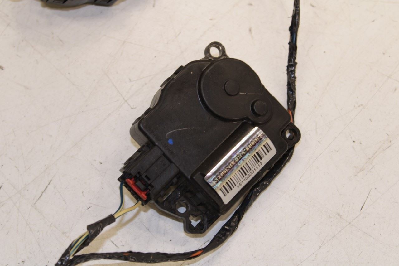 2014-2020 Maserati Ghibli S Q4 HVAC Blend Door Actuator Motors w/ Wire Harness
