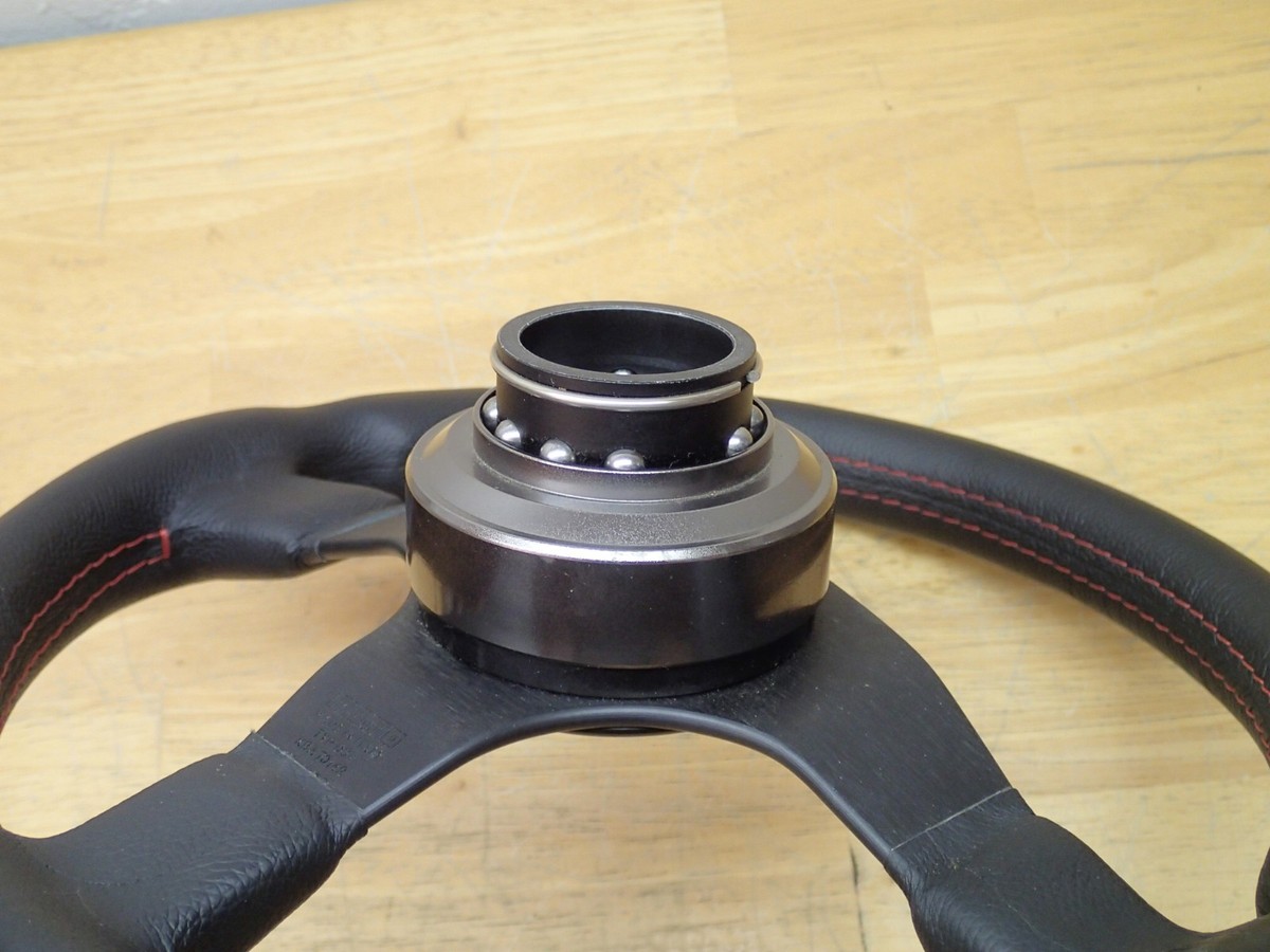 Momo Leather Steering Wheel D32 KBA 70142 Italy with Quick Release