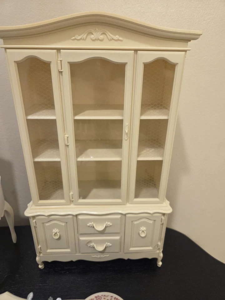 Vintage Marx Sindy Doll Dining Table Chairs China Cabinet Bed Vanity Accessories - Image 3 of 4