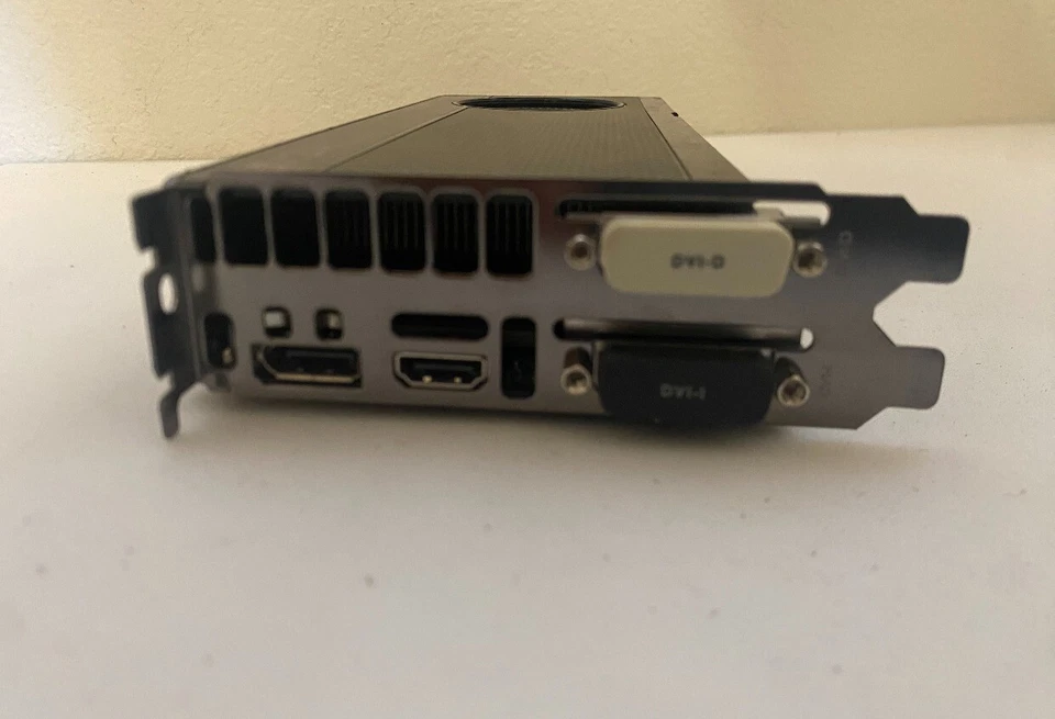 EVGA GeForce GTX 660 2GB GDDR5 GTX660TI SC 2G 02G-P4-3662-B1 Video Card - Image 3 of 4