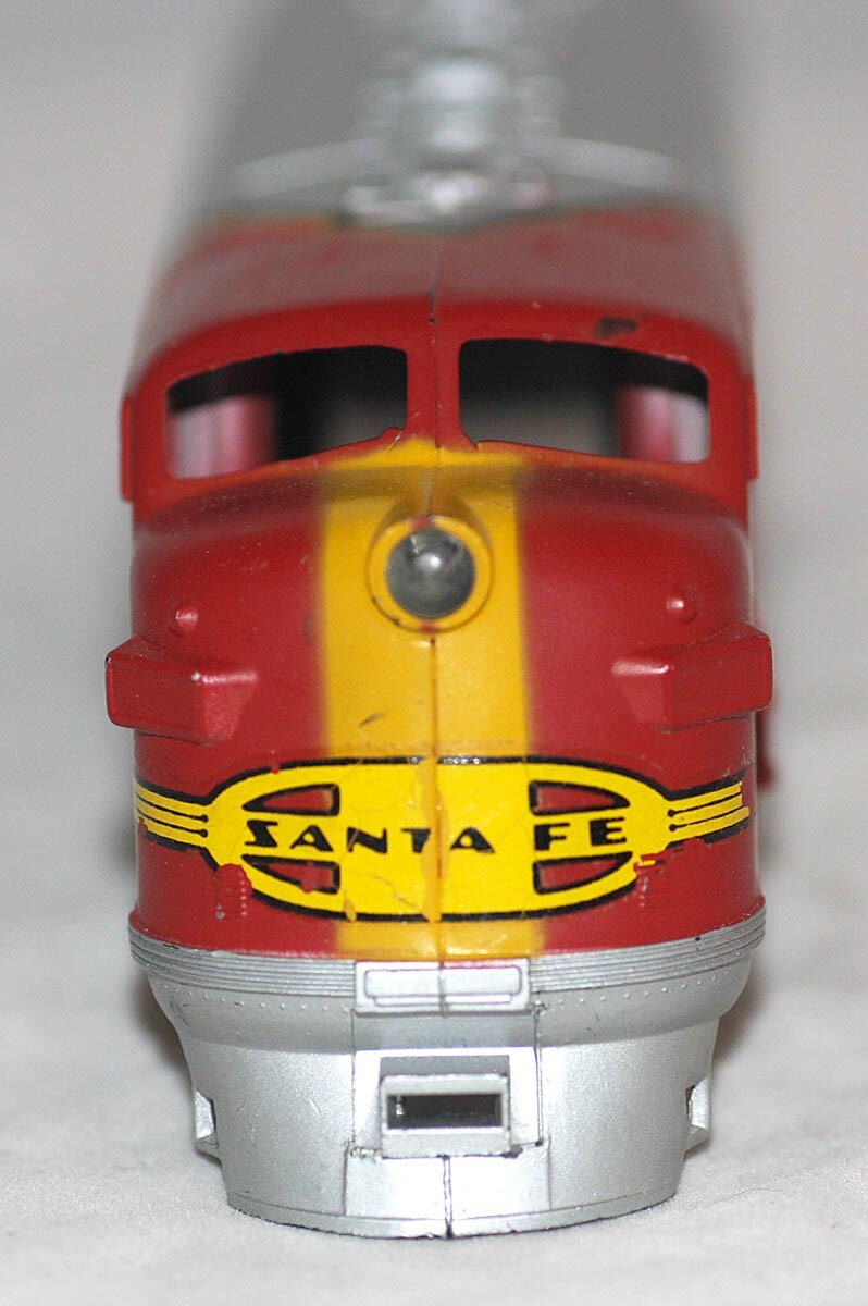 Tyco HO Scale EMD F7 Santa Fe number locomotive shell 4015 Tyco HO Scale EMD F7 Santa Fe number locomotive shell 4015