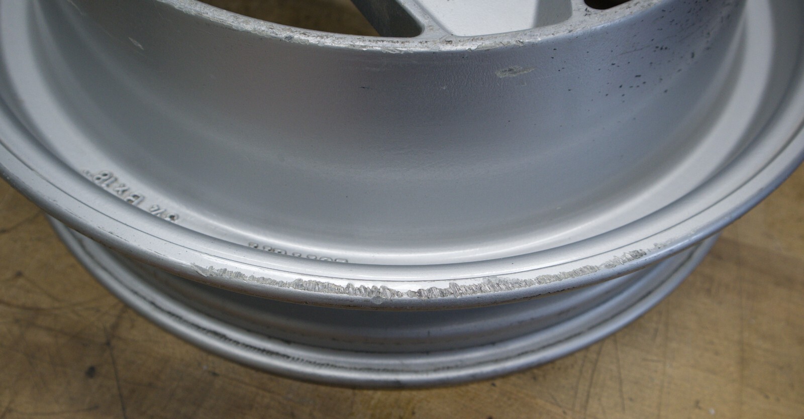 86-88 Ferrari Testarossa space saver spare wheel tire monodado centerlock 124184