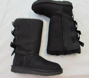girls black uggs