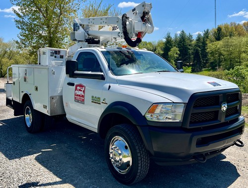 2017 Ram 5500 4x4 Altec AT37G 42' Bucket Boom Service Truck Cummins Diesel Auto - Picture 32 of 38