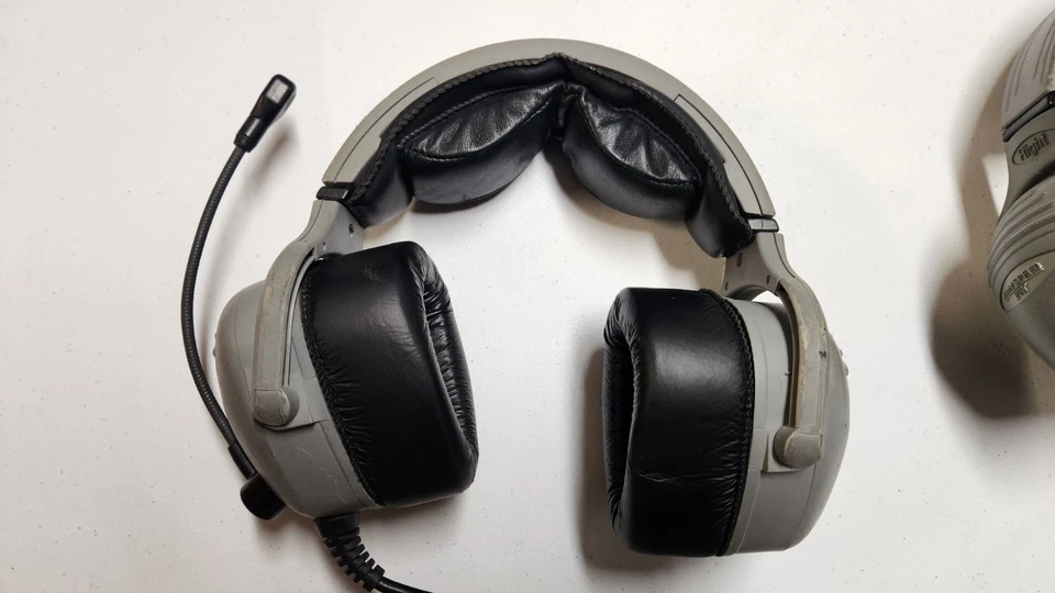 LightSpeed 20XL Aviation Pilot Headphones - Set of 2! - Image 3 of 4