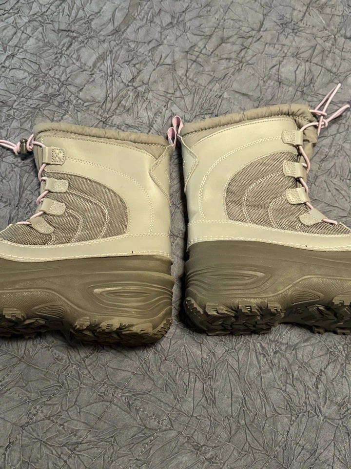 Botas de invierno The North Face para niños ThermaFelt Plus talla 4 falta forro en una bota Foto 4 de 4