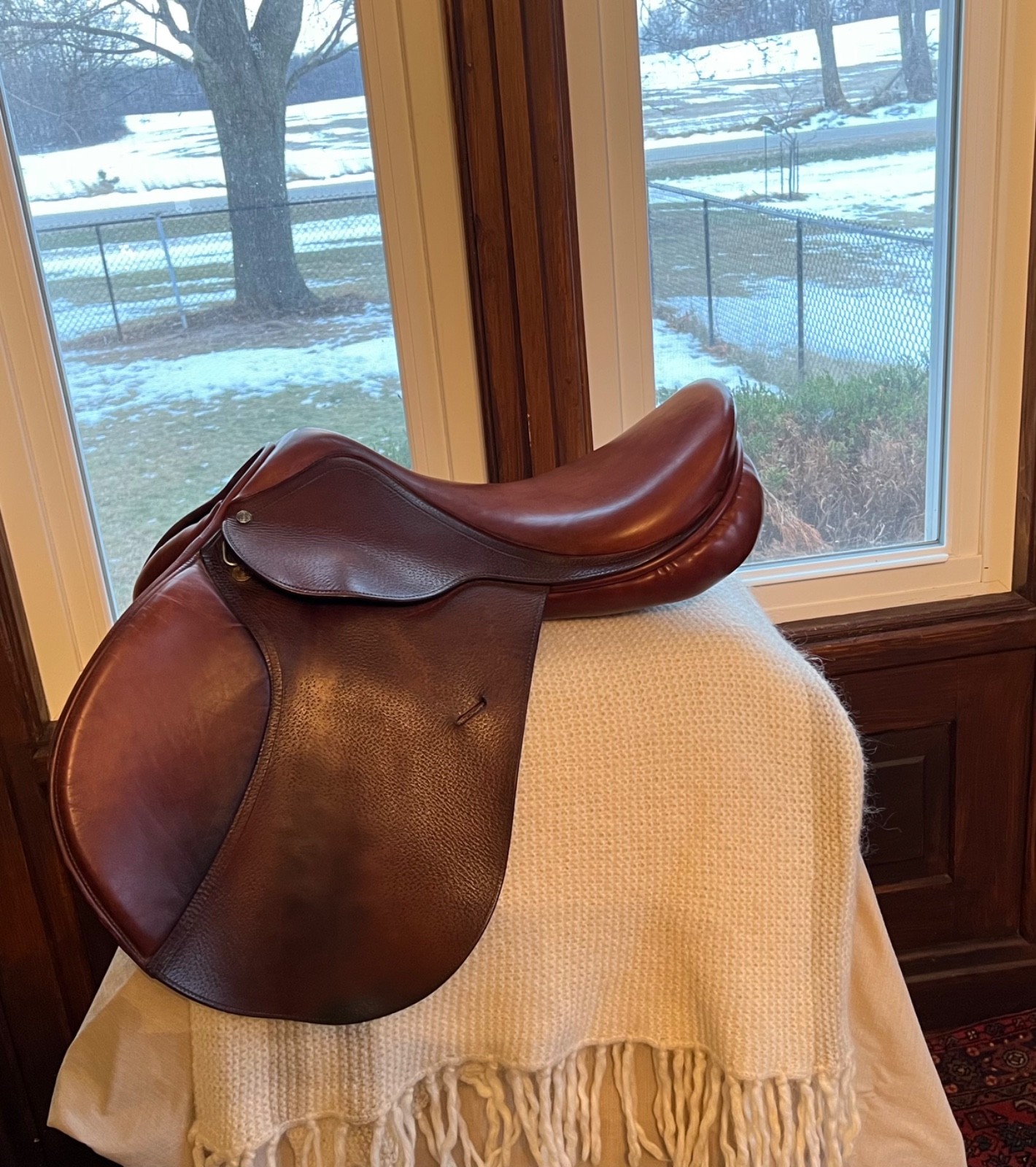 Barnsby English Saddle 17.5 " inch Jump Jumping close contact puffy knee England