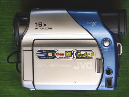 JVC GR-D33U, for MiniDV Tape Playback, w/Battery, Charger & AV cable - Picture 2 of 6