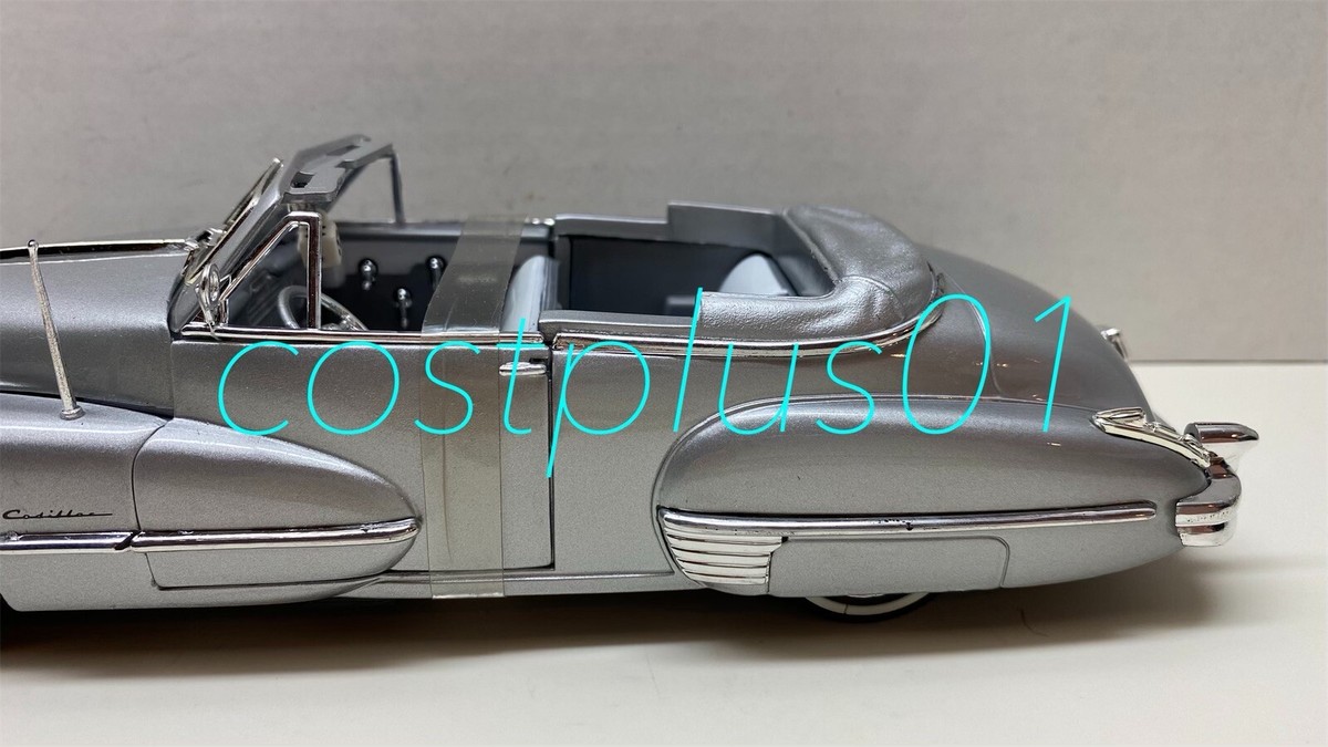 ミニカー　1947  CADILLAC Amazon.com: 1947 Cadillac Series 62 Soft Top, Green - AW315