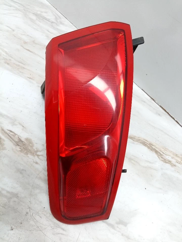 Used Left Tail Light Assembly fits: 2013 Lincoln Mkt quarter panel mounted LED L Foto 2 de 4