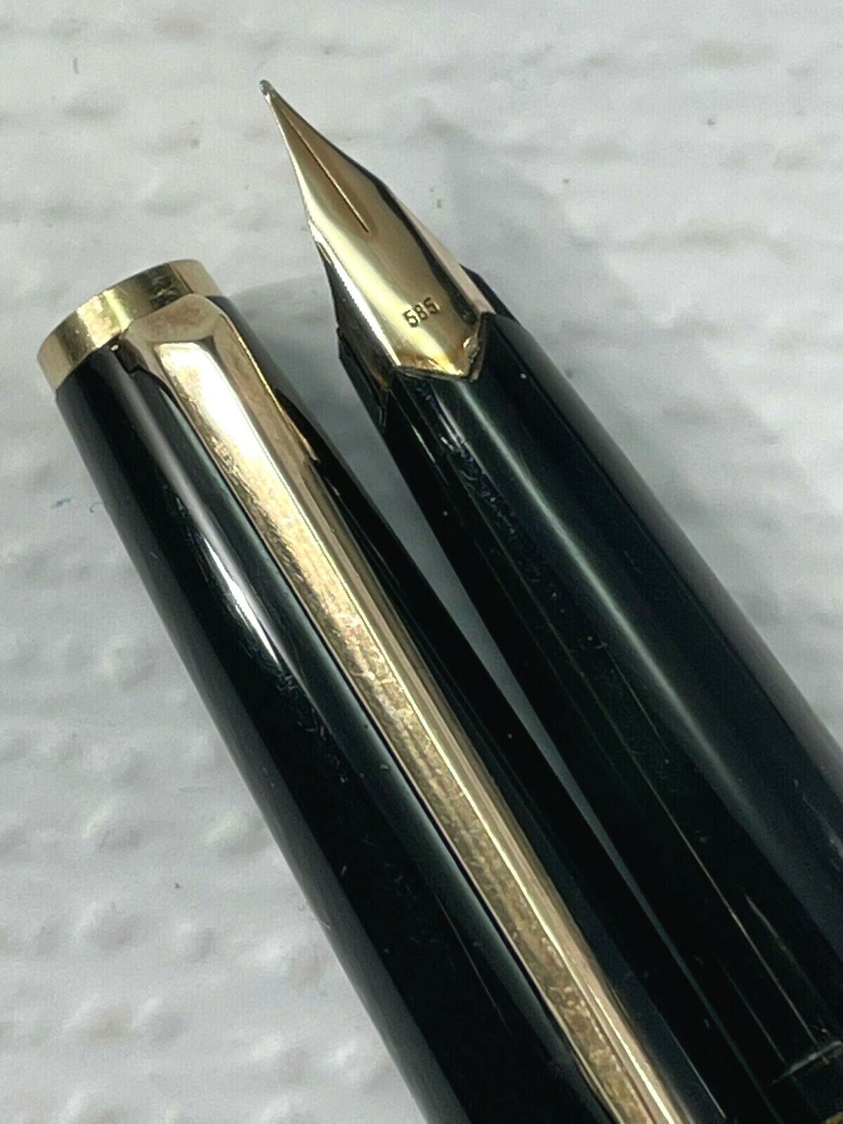Montblanc 320 Black Fountain Pen Gold Trim with XF 14K NibCC Filler eBay