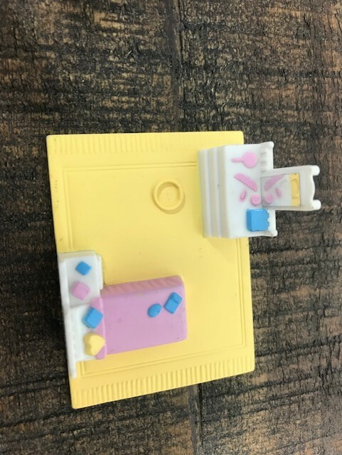 Vtg My Pretty Dollhouse 1994 Lewis Galoob Miniatures House Family Figures