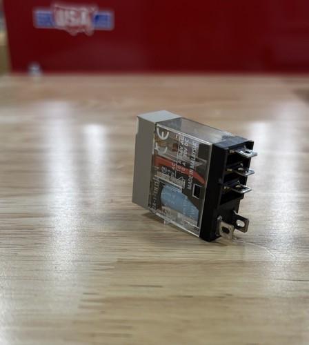 OMRON RELAY 24VDC 10A SPDT 380VAC 125VDC - Picture 2 of 2