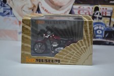 IXO  MUSEUM - 1956 ARIEL SQUARE FOUR - MAROON  - 1/24 SCALE MODEL MOTORBIKE