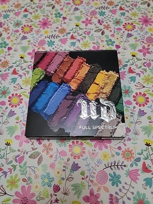 Urban Decay UD Full Spectrum  Eyeshadow 21 Shades.