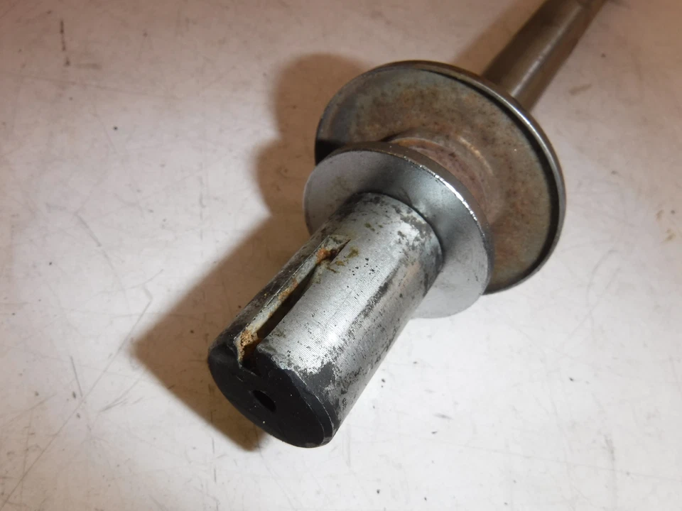 Suzuki Madura 1200 1985 1986 eje trasero llanta trasera eje perno pivote Foto 2 de 4