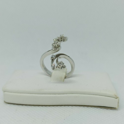 Anello Fiore fantasia gioielli in oro bianco 18 kt con diamanti ct 0,18 - Foto 14 di 24