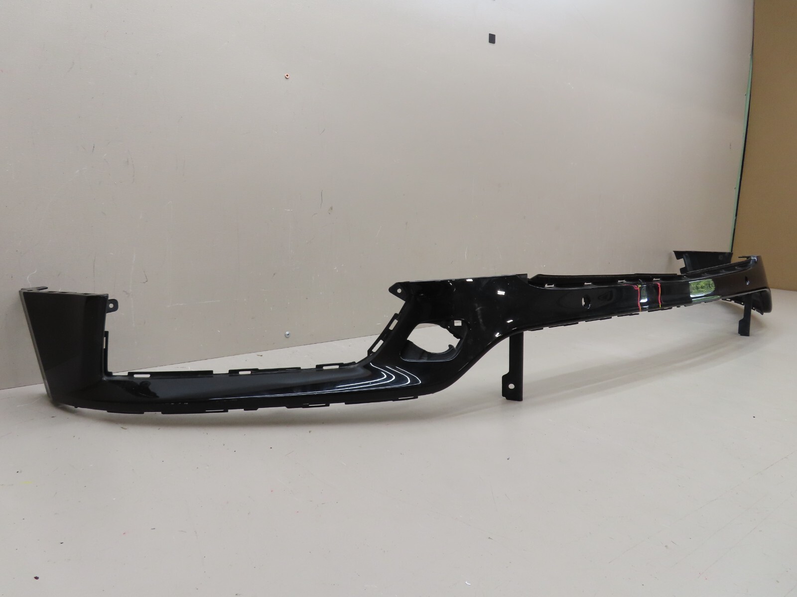 2017-2019 BENTLEY BENTAYGA 4DR SUV FRONT UPPER BUMPER COVER PANEL OEM BY636