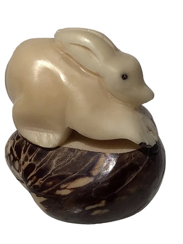 Vtg Hand Carved Tagua Nut Ecuador Vegetable Ivory Souvenir Figurine OOAK Rabbit