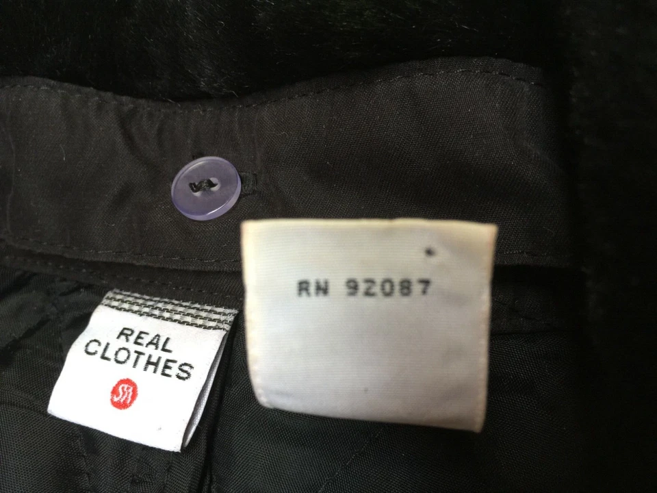 Chaleco acolchado Real Clothes para mujer talla 12 con cuello de piel sintética a presión negro empacable Foto 4 de 4