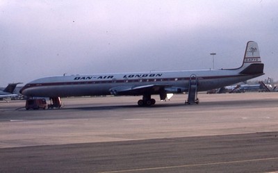 Unmarkiertes Dia G-APYD De Havilland Comet Dan Air London Luton (D19)