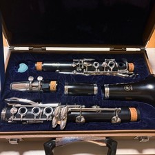 Yamaha YCL-33 Bb Clarinet Woodwind Instrument with Case and Accessories