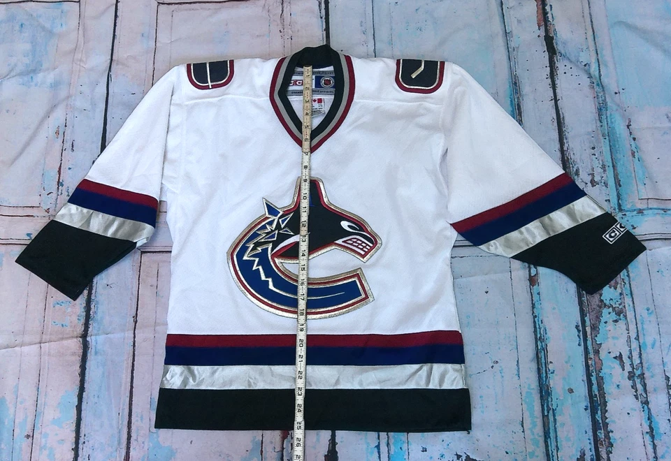 温哥华加人队CCM青少年L/XL曲棍球球衣白色Orca标志加拿大制造 — 第 3/4 张图片