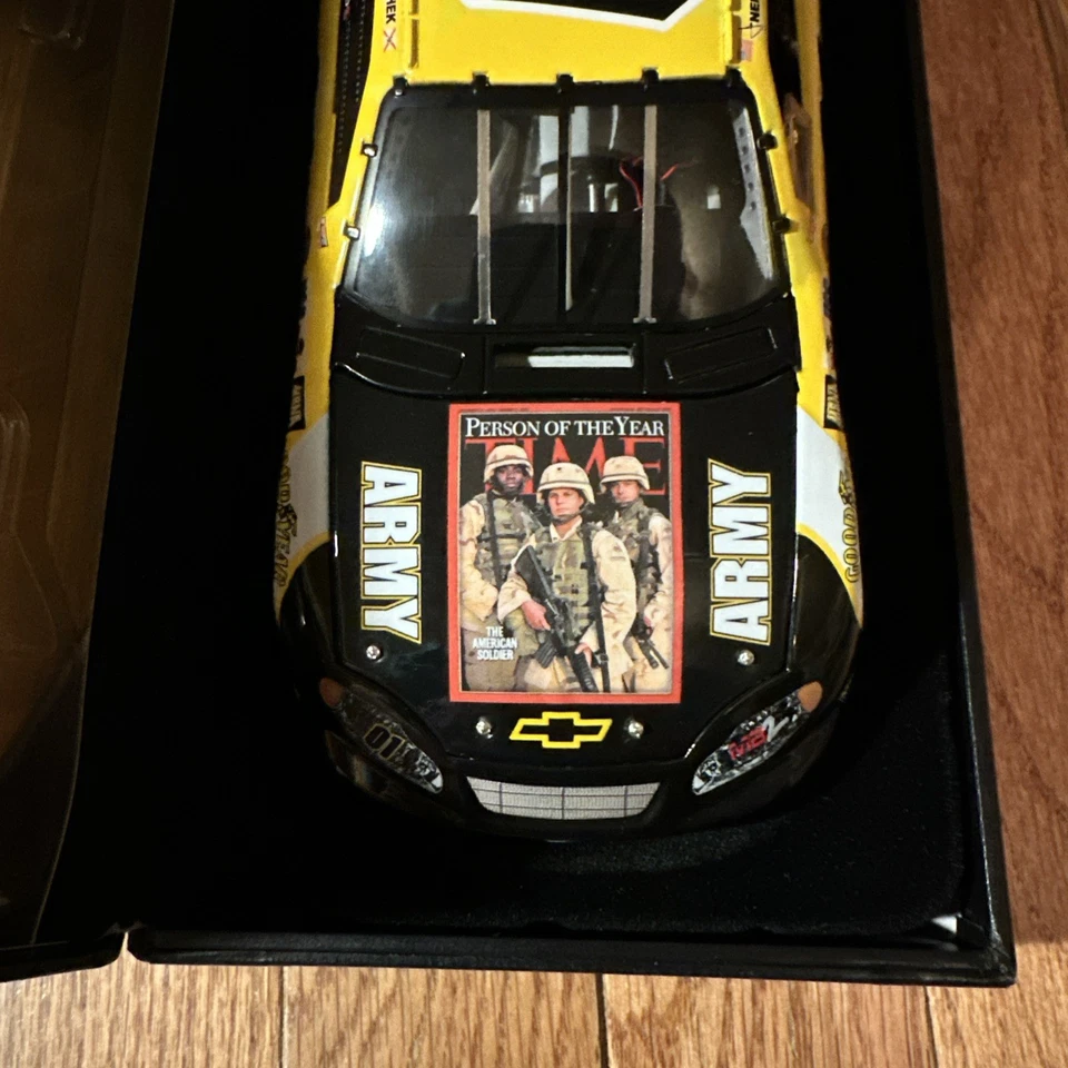 Joe Nemechek #01 U.S. Army 2004 Monte Carlo Elite 311/360 - Image 4 of 4