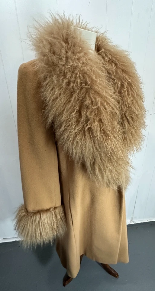 Abrigo de Colección J.Percy Beige Mongol Lana de Cordero Borde de Piel Nuevo Talla 14 Foto 2 de 4